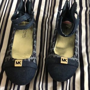 MIchael Kors (kids shoes)